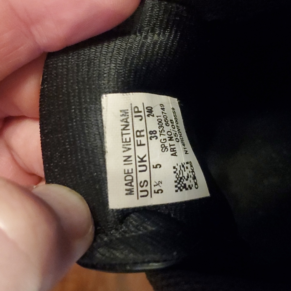 Shoes - Picture 4 of 4